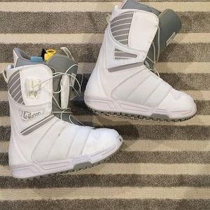 Burton TrueFit Mint Imprint snowboard boots - sz 6